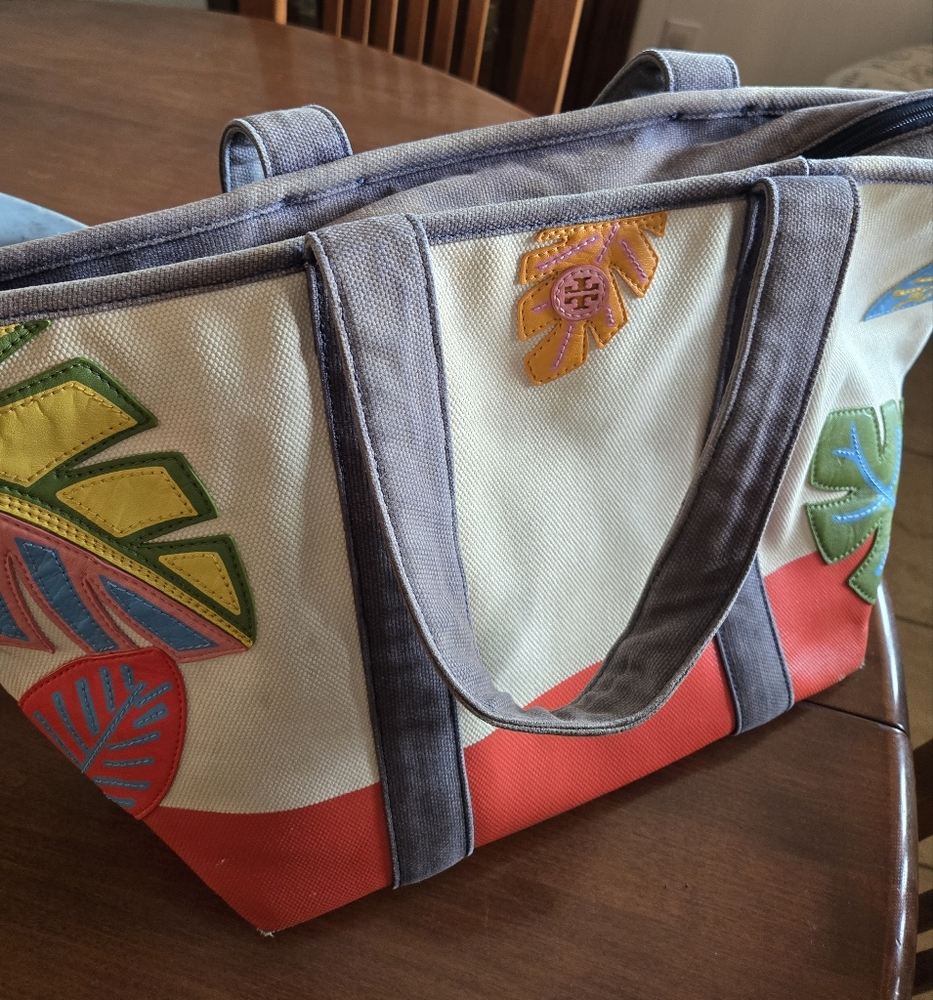 Tory Burch Leaf-Applique canvas beach bag